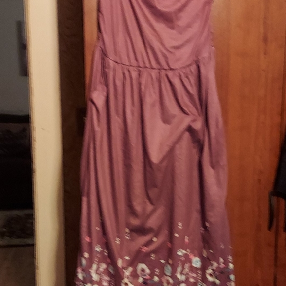 Dress - Picture 1 of 3